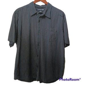 Mens Quiksilver black collar shirt (XL)